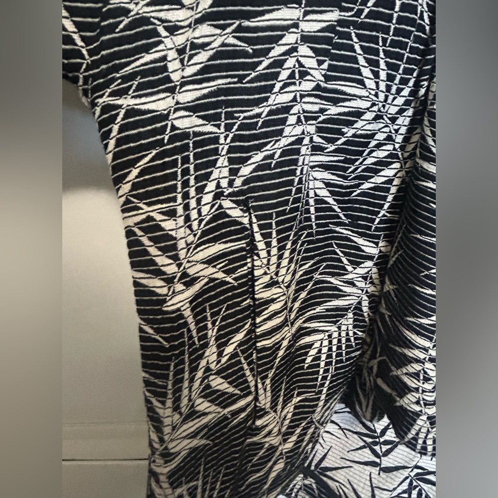 Zara Leaf-Print Open Front Cardigan in Black & White - Picture 3 of 5